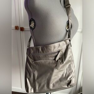 Metallic messenger bag. Vintage.